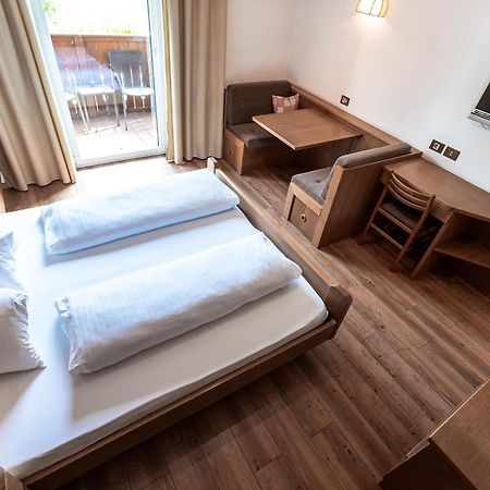 Hotel Zum Löwen - Al Leone Meltina Buitenkant foto