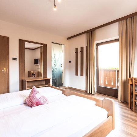 Hotel Zum Löwen - Al Leone Meltina Buitenkant foto