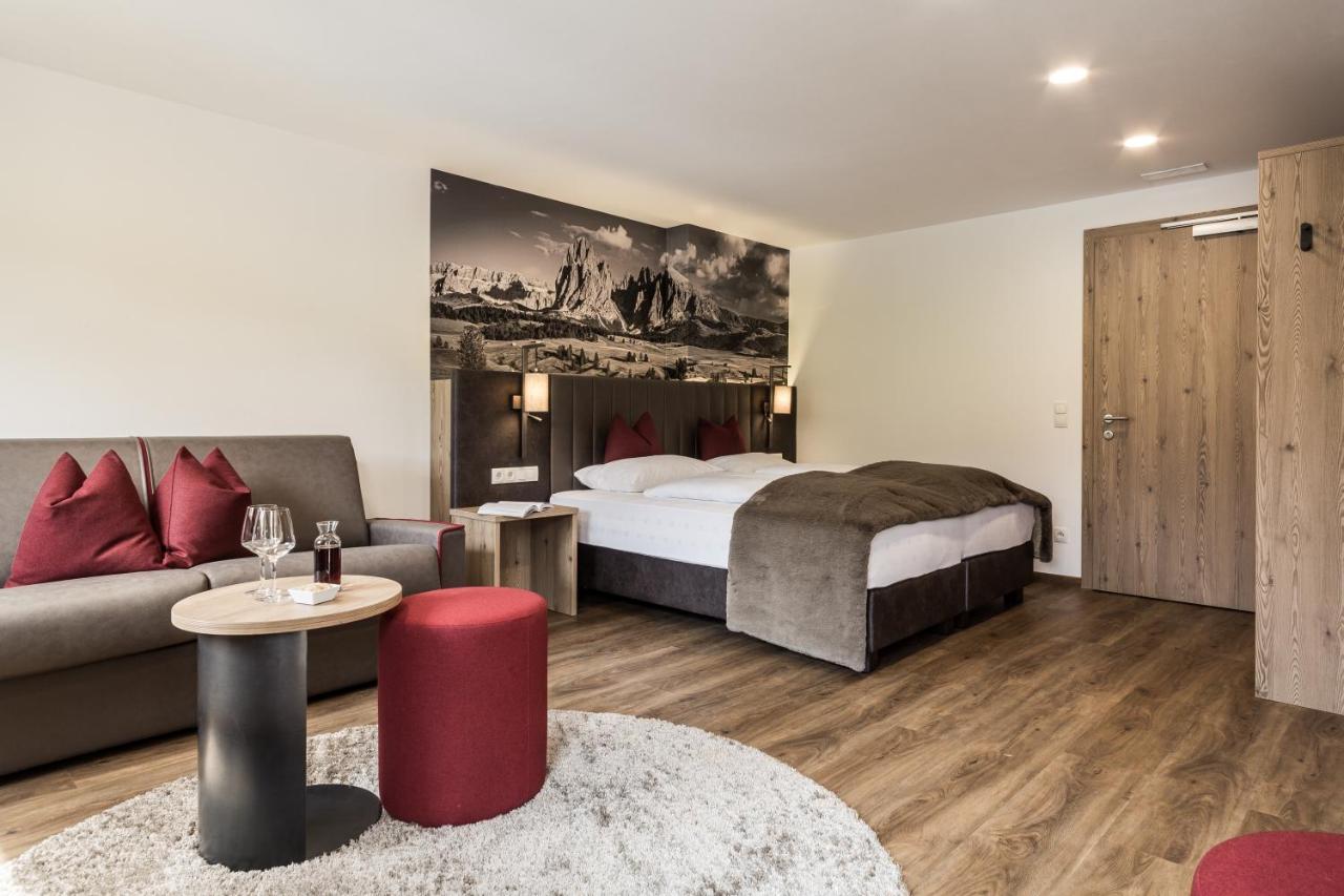 Hotel Zum Löwen - Al Leone Meltina Buitenkant foto