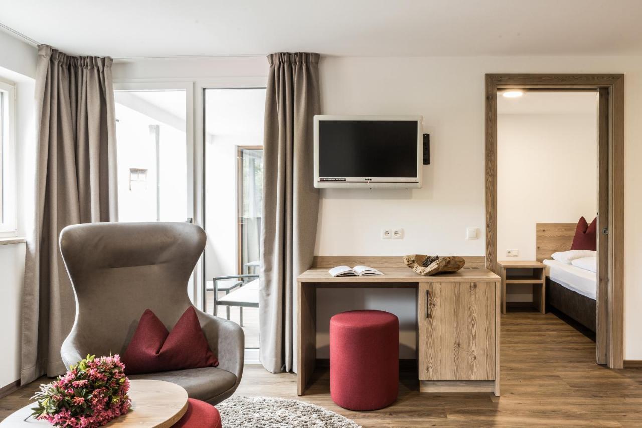 Hotel Zum Löwen - Al Leone Meltina Buitenkant foto