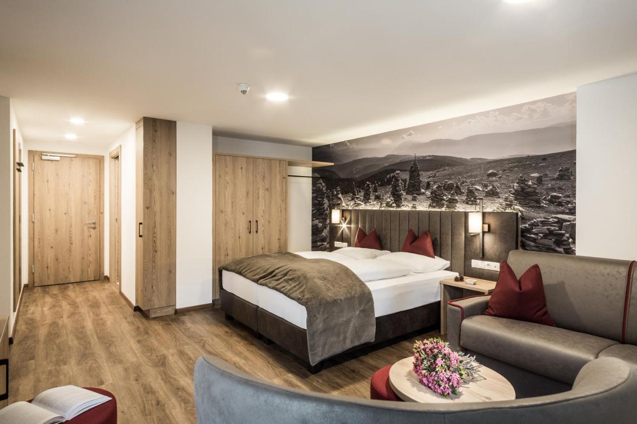 Hotel Zum Löwen - Al Leone Meltina Buitenkant foto