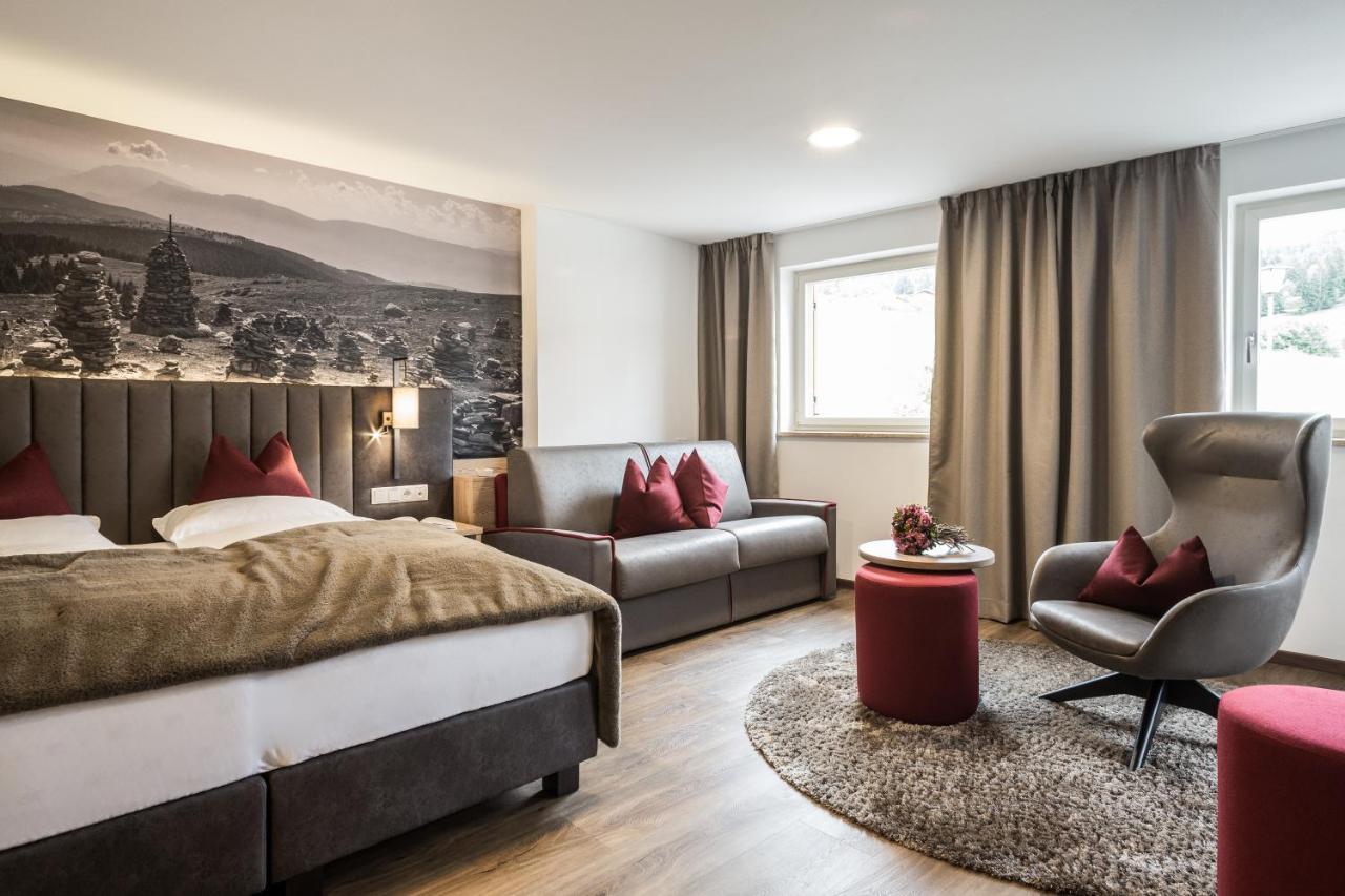 Hotel Zum Löwen - Al Leone Meltina Buitenkant foto