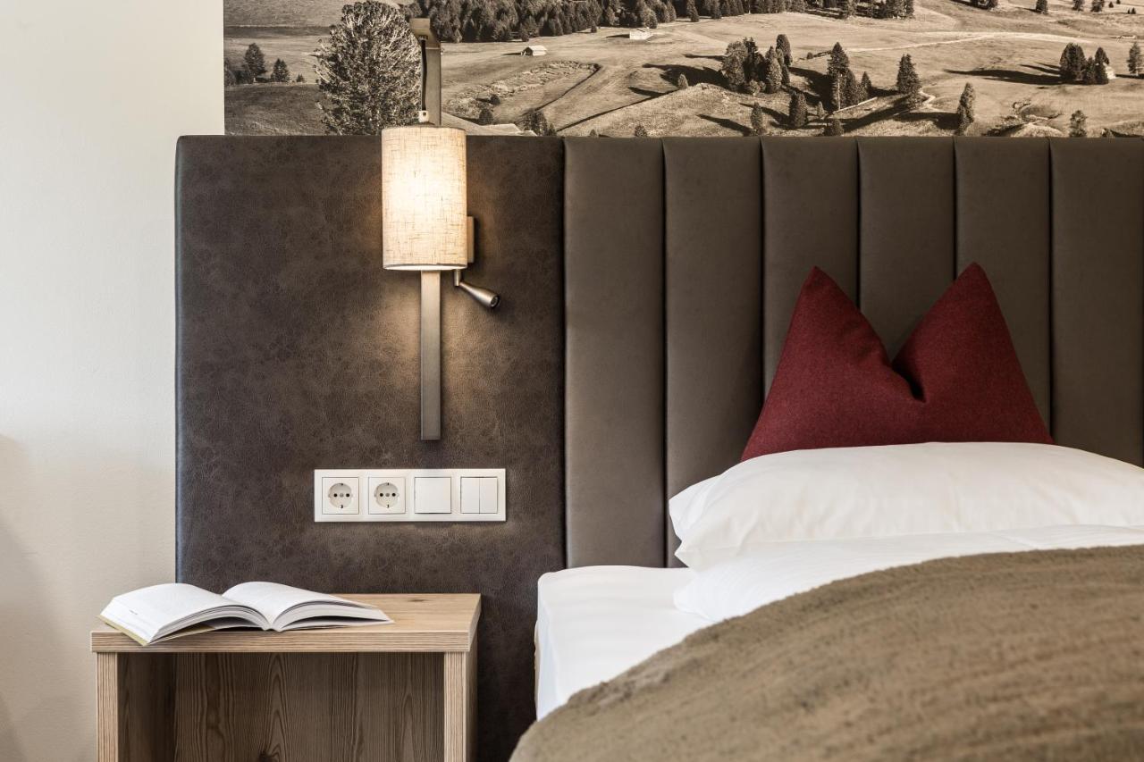 Hotel Zum Löwen - Al Leone Meltina Buitenkant foto