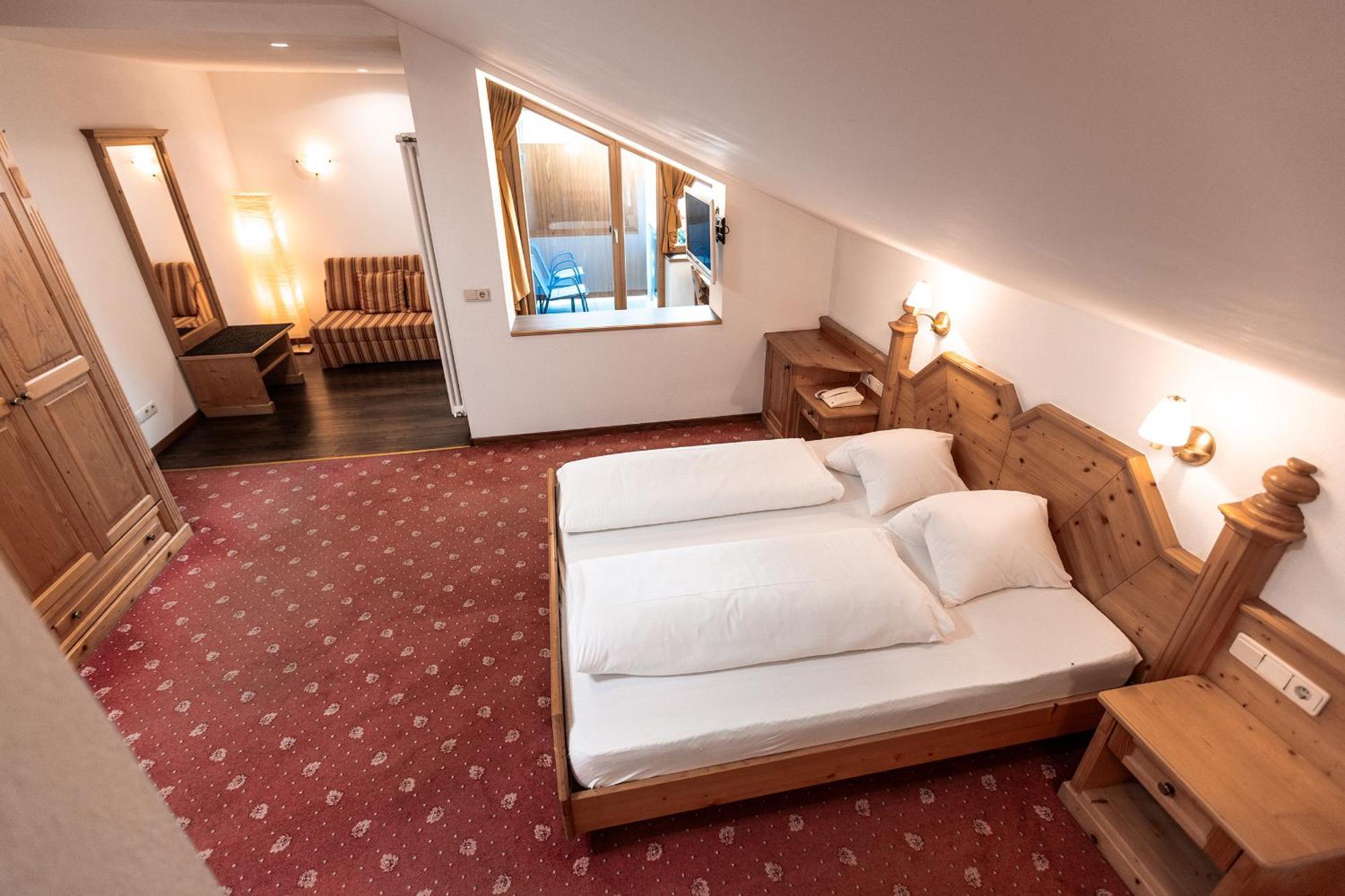 Hotel Zum Löwen - Al Leone Meltina Buitenkant foto