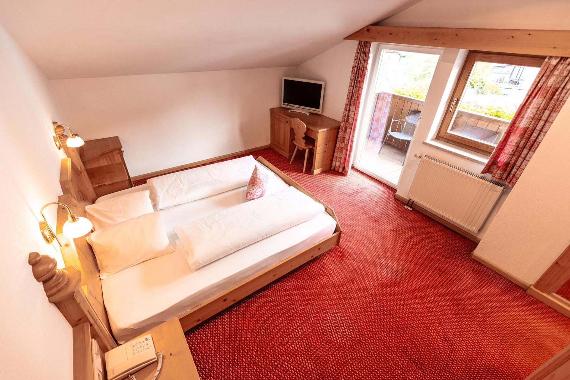 Hotel Zum Löwen - Al Leone Meltina Buitenkant foto