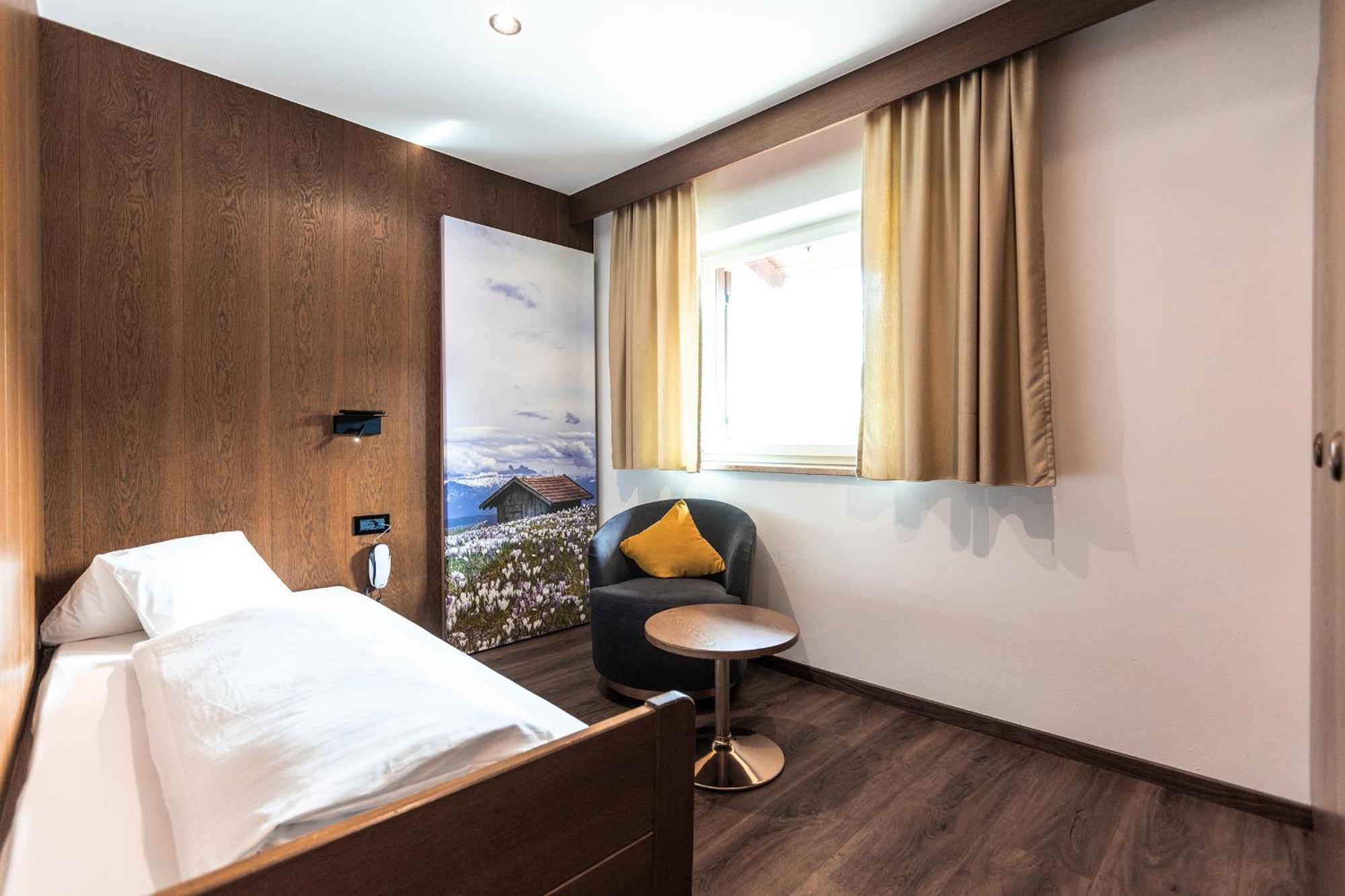 Hotel Zum Löwen - Al Leone Meltina Buitenkant foto
