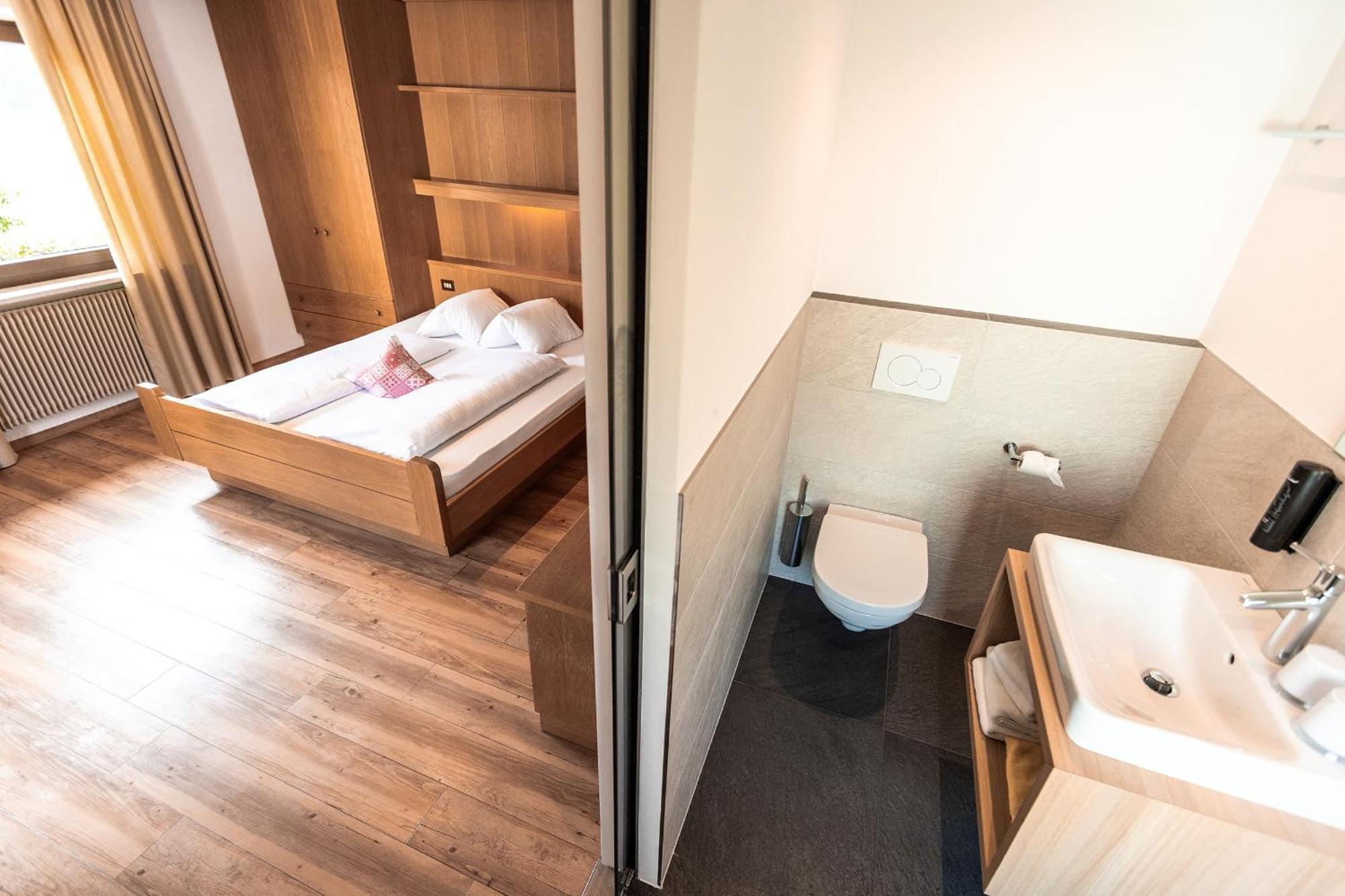 Hotel Zum Löwen - Al Leone Meltina Buitenkant foto
