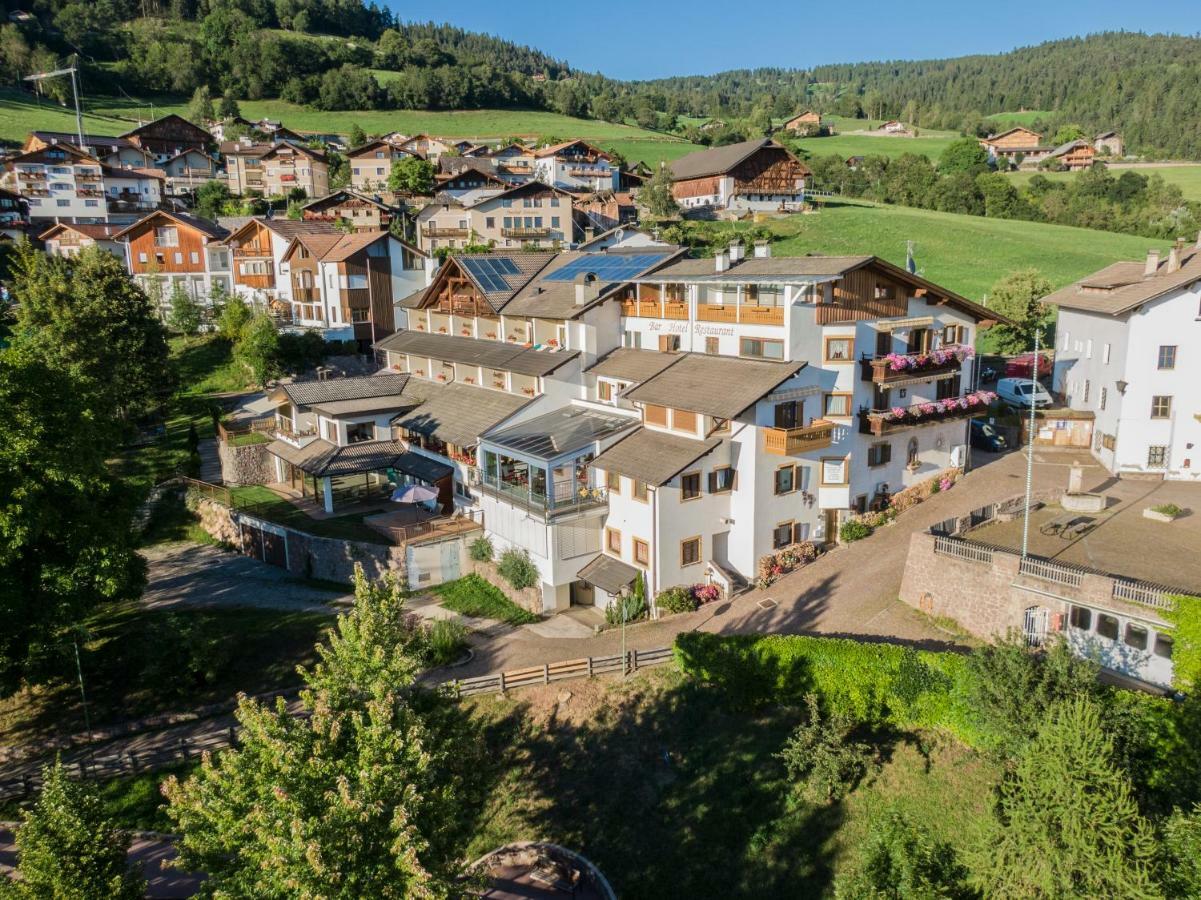 Hotel Zum Löwen - Al Leone Meltina Buitenkant foto